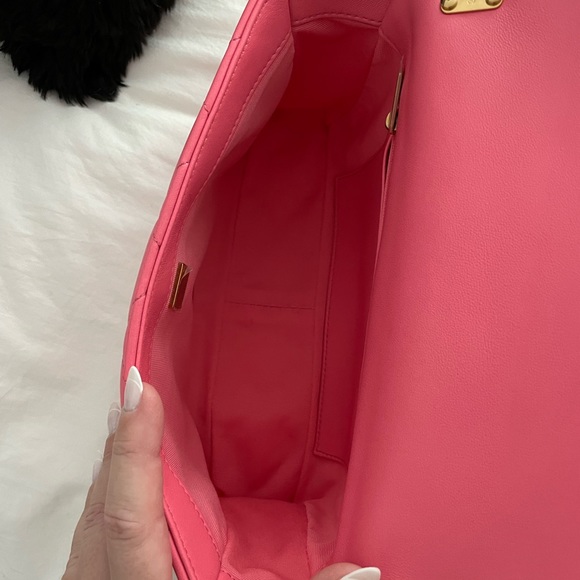 CHANEL 🩷 22S Large Quilted Pink Lambskin Leather Funky Town Flap Bag - Picture 11 of 16